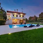 Doris With Private Pool And Large Garden
