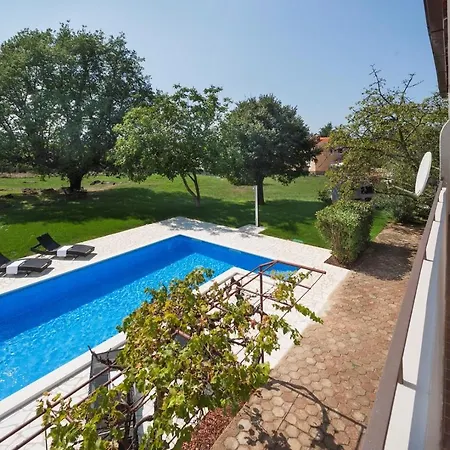 Doris With Private Pool And Large Garden Нова-Вас