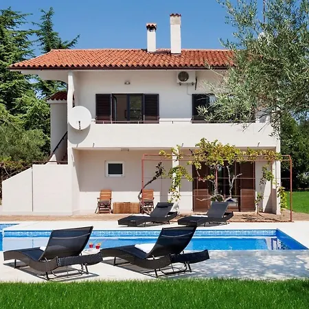 Doris With Private Pool And Large Garden Apartment Nova Vas (Porec)