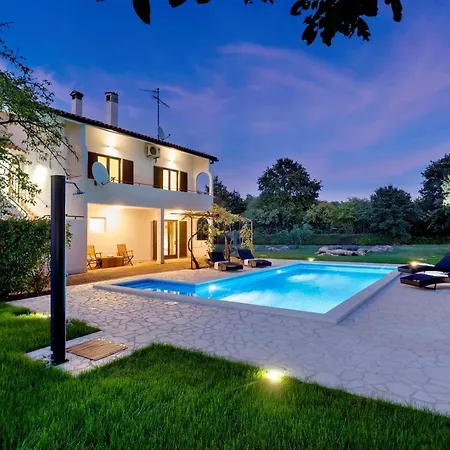 Doris With Private Pool And Large Garden