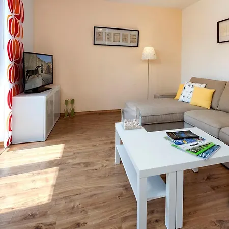 Doris With Private Pool And Large Garden Апартаменты Нова-Вас