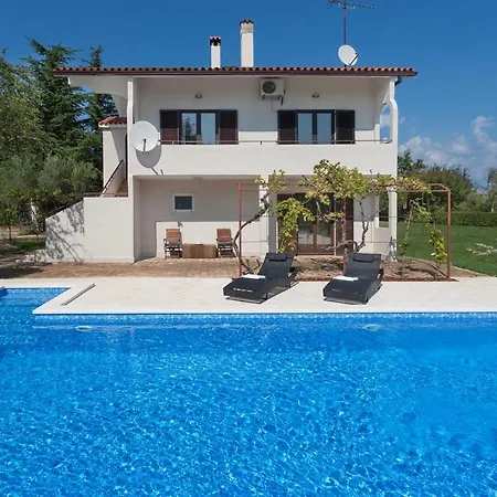 아파트 Doris With Private Pool And Large Garden Nova Vas (Porec)