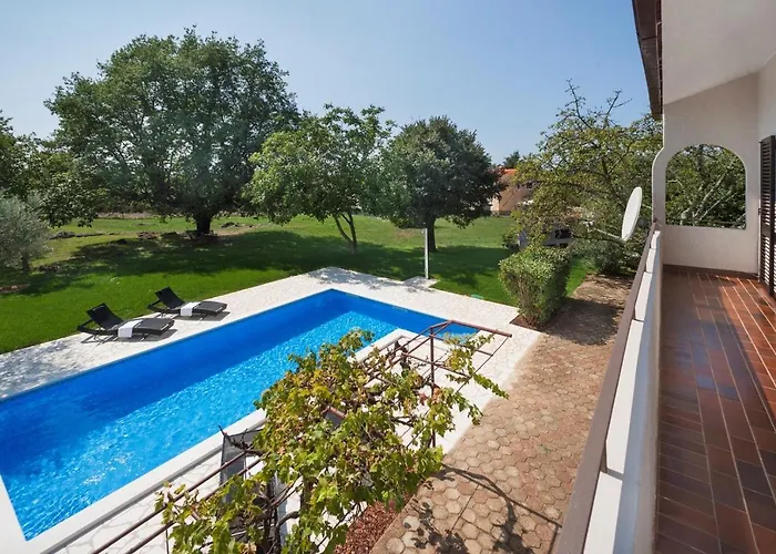 Doris With Private Pool And Large Garden Nova Vas (Porec)