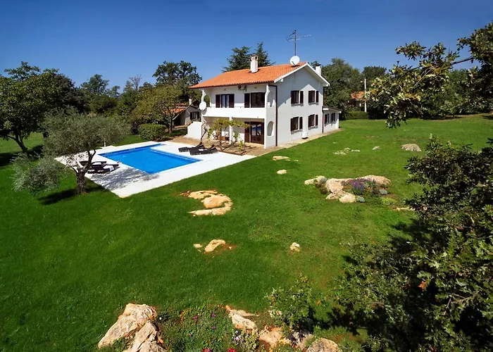 Doris With Private Pool And Large Garden 公寓 *