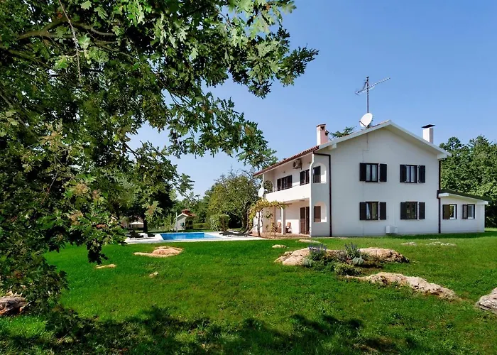 Doris With Private Pool And Large Garden 公寓 *