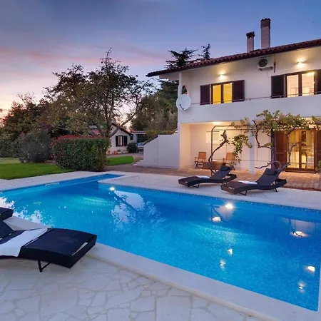 شقة Doris With Private Pool And Large Garden *