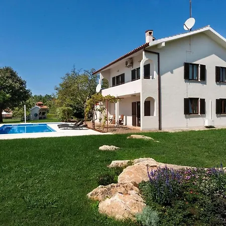 Doris With Private Pool And Large Garden